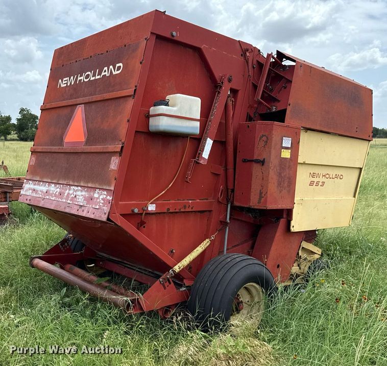image for item DX5606 1987 New Holland 853 round baler
