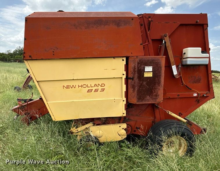 image for item DX5606 1987 New Holland 853 round baler