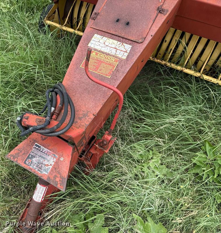 image for item DX5606 1987 New Holland 853 round baler
