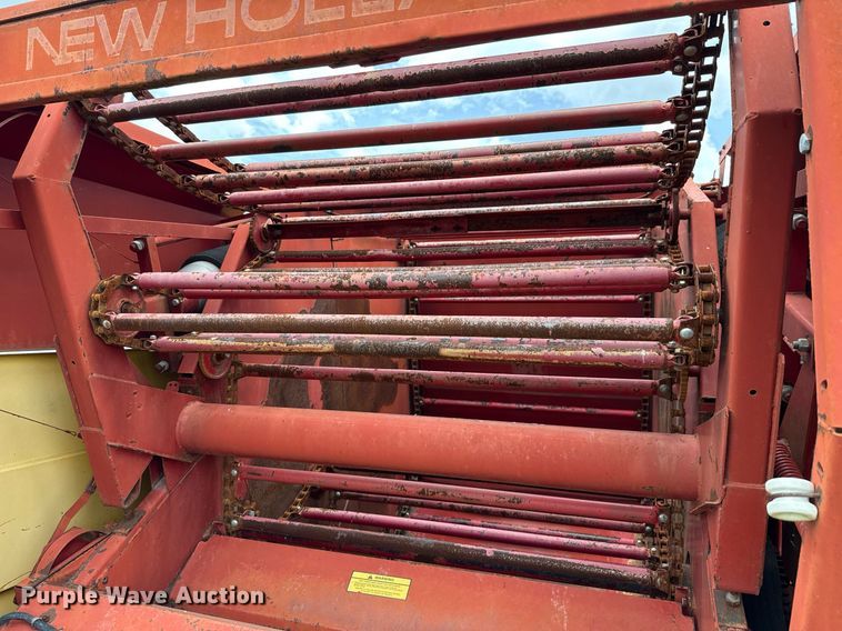 image for item DX5606 1987 New Holland 853 round baler