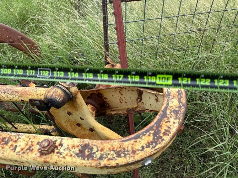 image for item DX5617 New Holland 258 hay rake