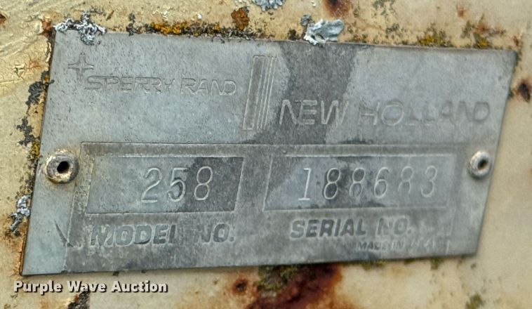 image for item DX5617 New Holland 258 hay rake