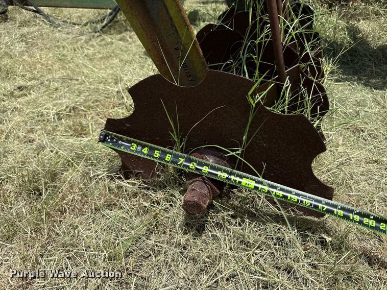 image for item DX5618 John Deere 115 off-set disk