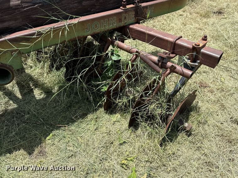 image for item DX5618 John Deere 115 off-set disk