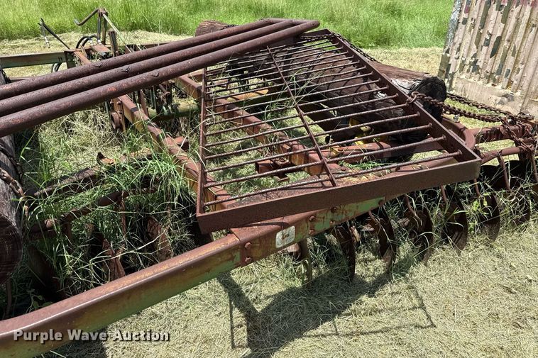 image for item DX5618 John Deere 115 off-set disk