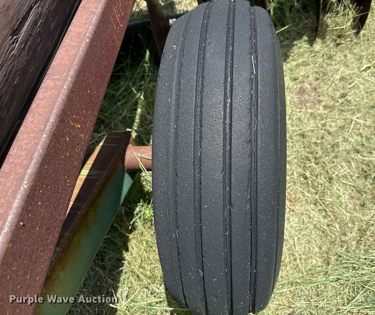 image for item DX5618 John Deere 115 off-set disk