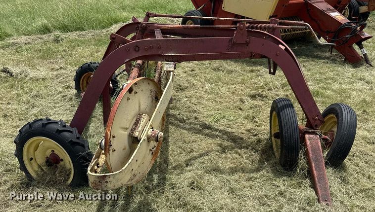 image for item DX5619 International Harvester hay rake