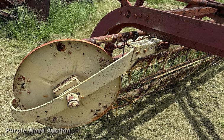 image for item DX5619 International Harvester hay rake