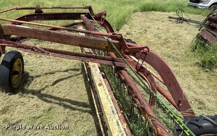 image for item DX5619 International Harvester hay rake