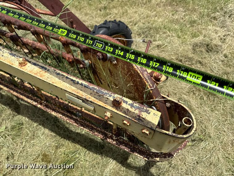 image for item DX5619 International Harvester hay rake