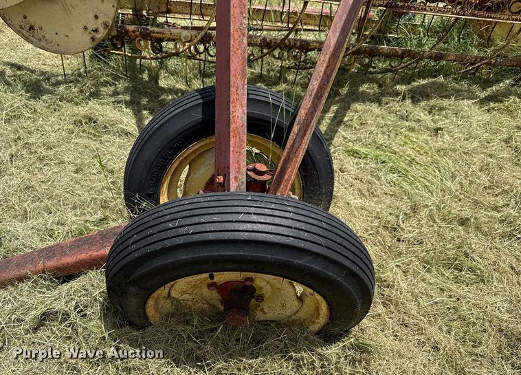 image for item DX5619 International Harvester hay rake