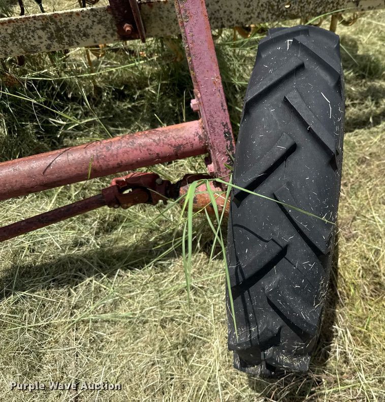 image for item DX5619 International Harvester hay rake