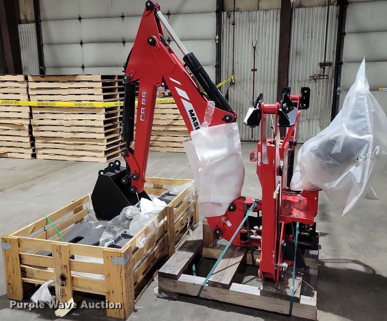 image for item DX7084 2020 Massey Furgeson  CB 85 backhoe attachment