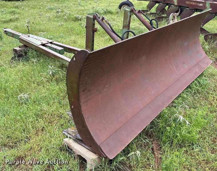 image for item DY2535 John Deere 534 tractor dozer blade