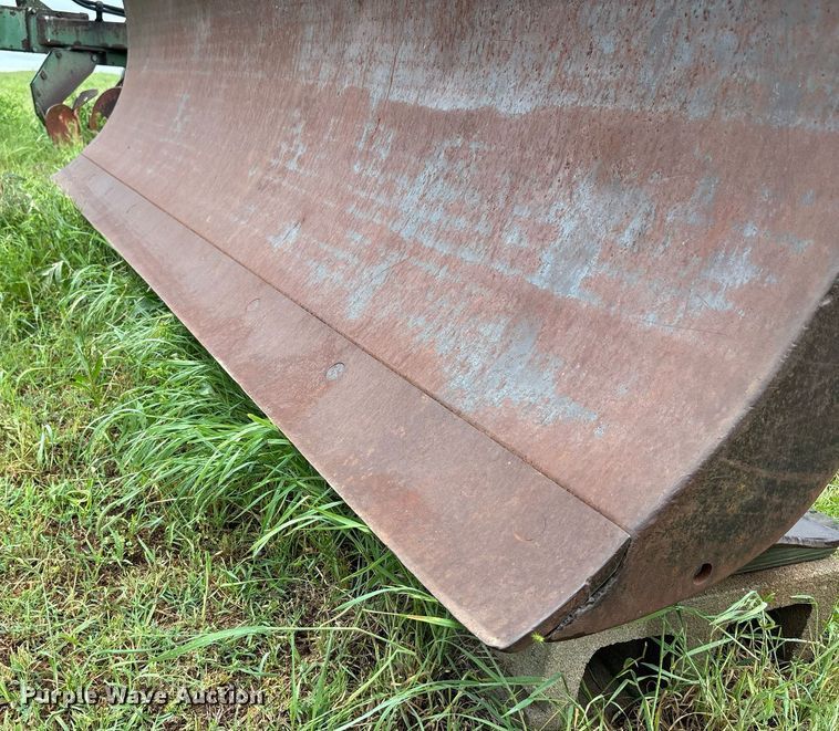 image for item DY2535 John Deere 534 tractor dozer blade