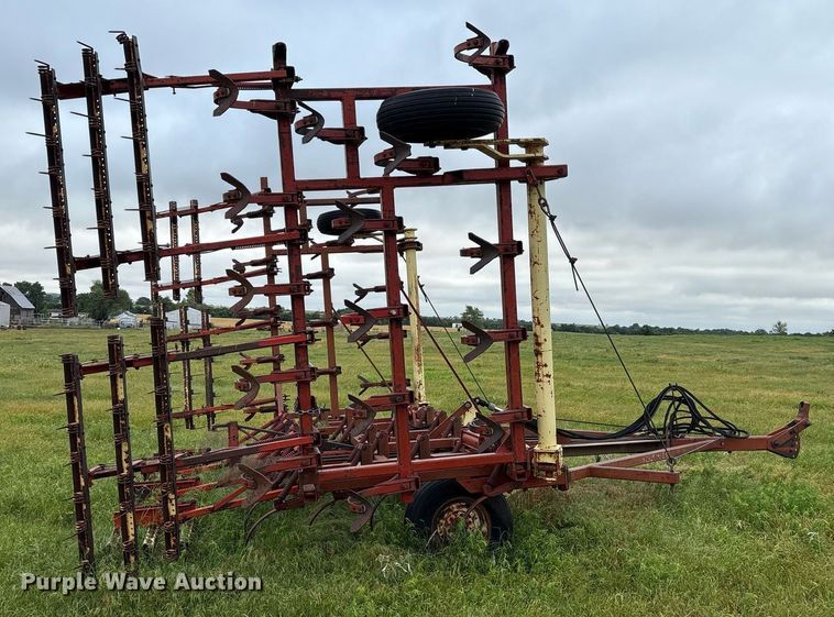 image for item DY2537 Krause 1506 field cultivator