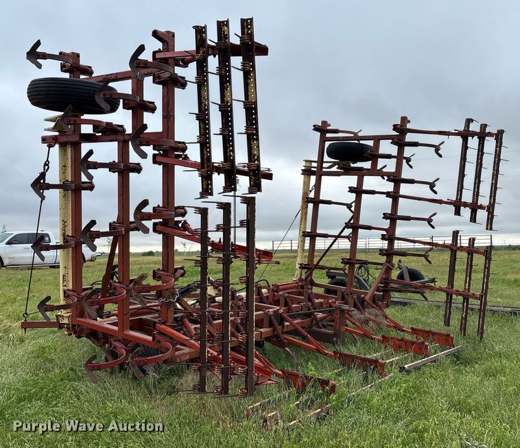 image for item DY2537 Krause 1506 field cultivator