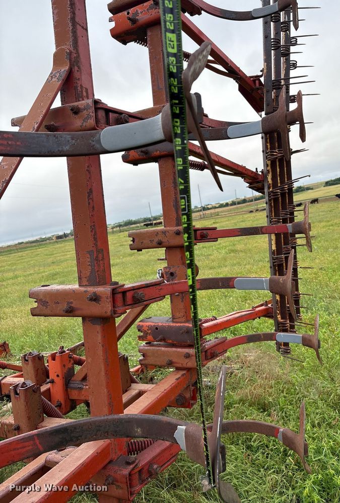 image for item DY2537 Krause 1506 field cultivator