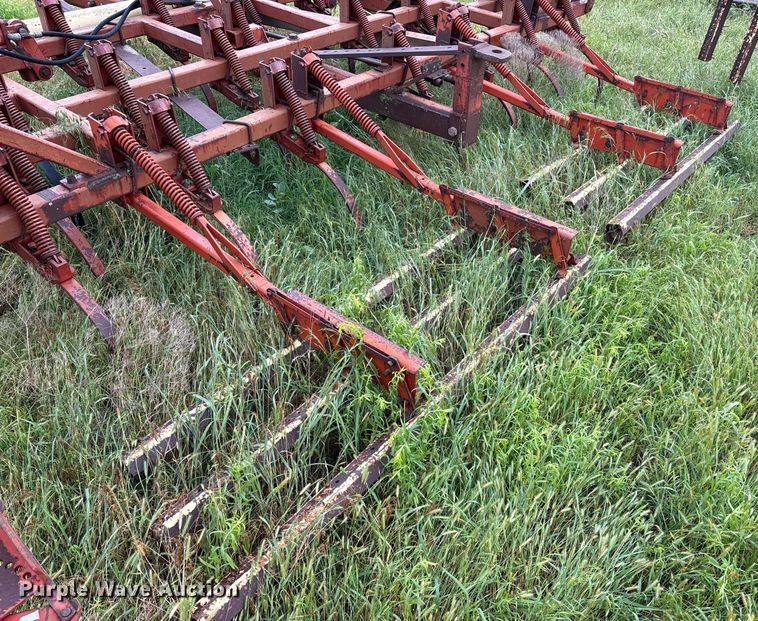 image for item DY2537 Krause 1506 field cultivator