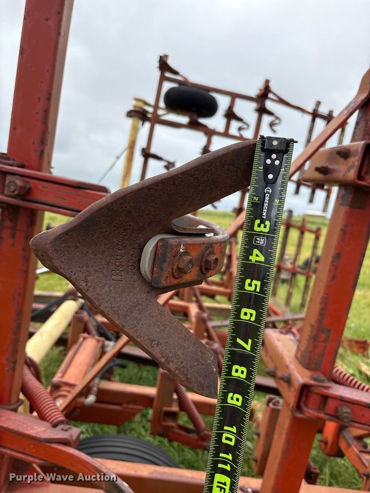 image for item DY2537 Krause 1506 field cultivator