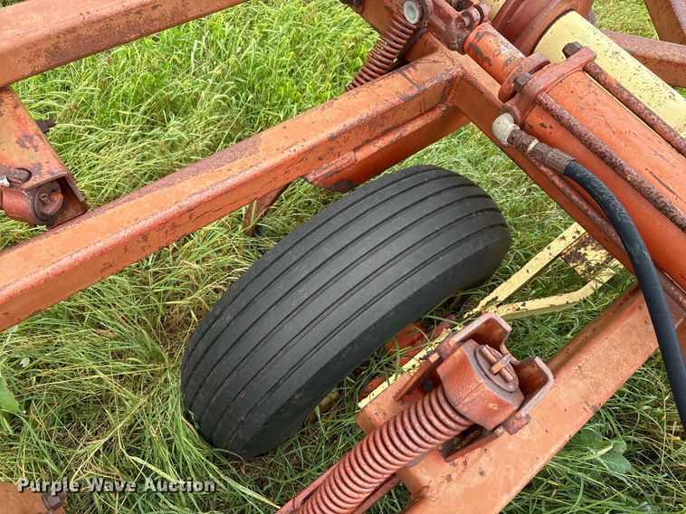 image for item DY2537 Krause 1506 field cultivator