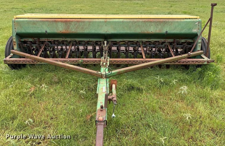 image for item DY2538 John Deere 8350 grain drill