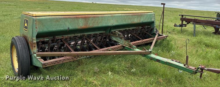 image for item DY2538 John Deere 8350 grain drill