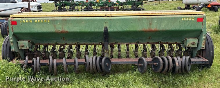 image for item DY2538 John Deere 8350 grain drill