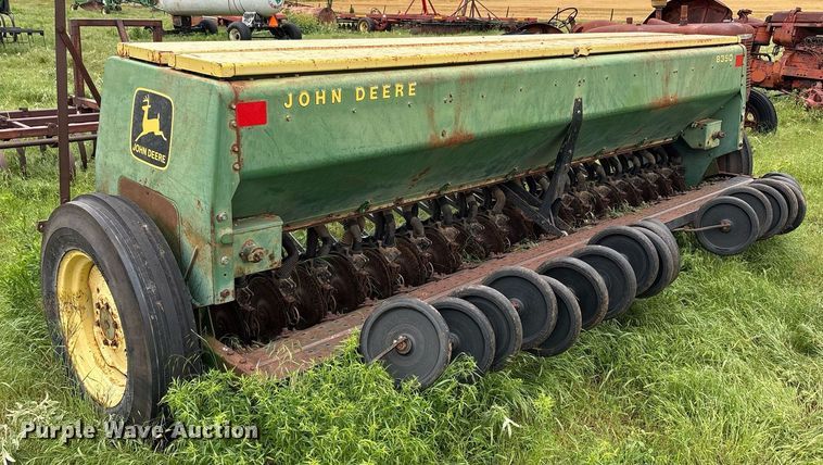 image for item DY2538 John Deere 8350 grain drill