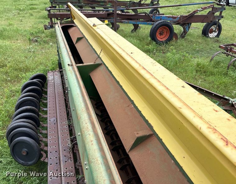 image for item DY2538 John Deere 8350 grain drill