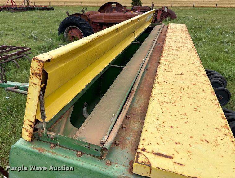 image for item DY2538 John Deere 8350 grain drill