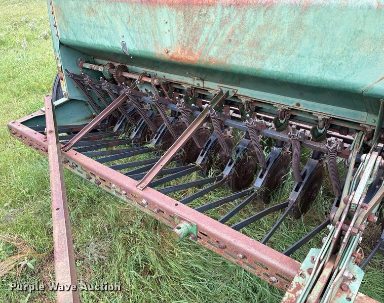 image for item DY2538 John Deere 8350 grain drill