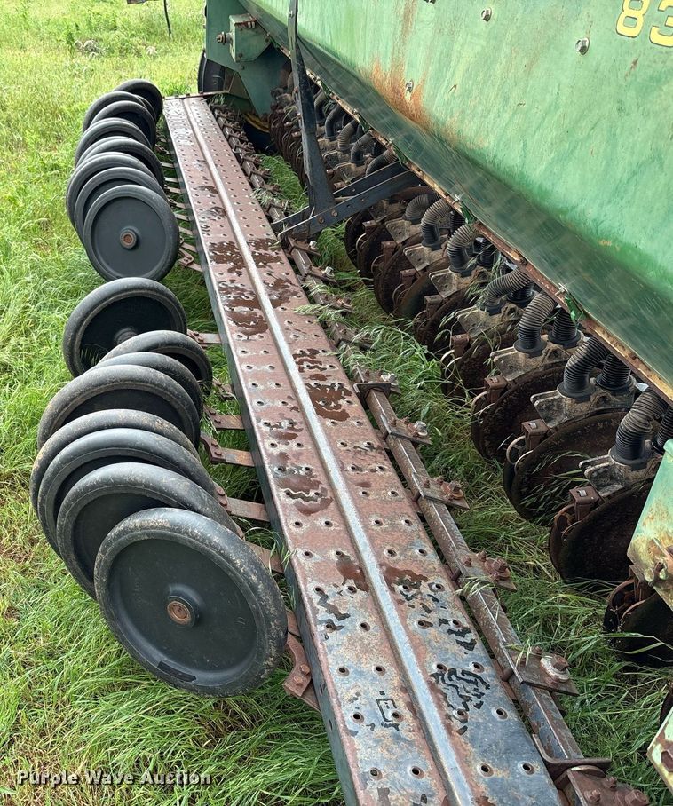 image for item DY2538 John Deere 8350 grain drill