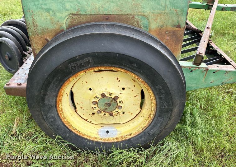 image for item DY2538 John Deere 8350 grain drill
