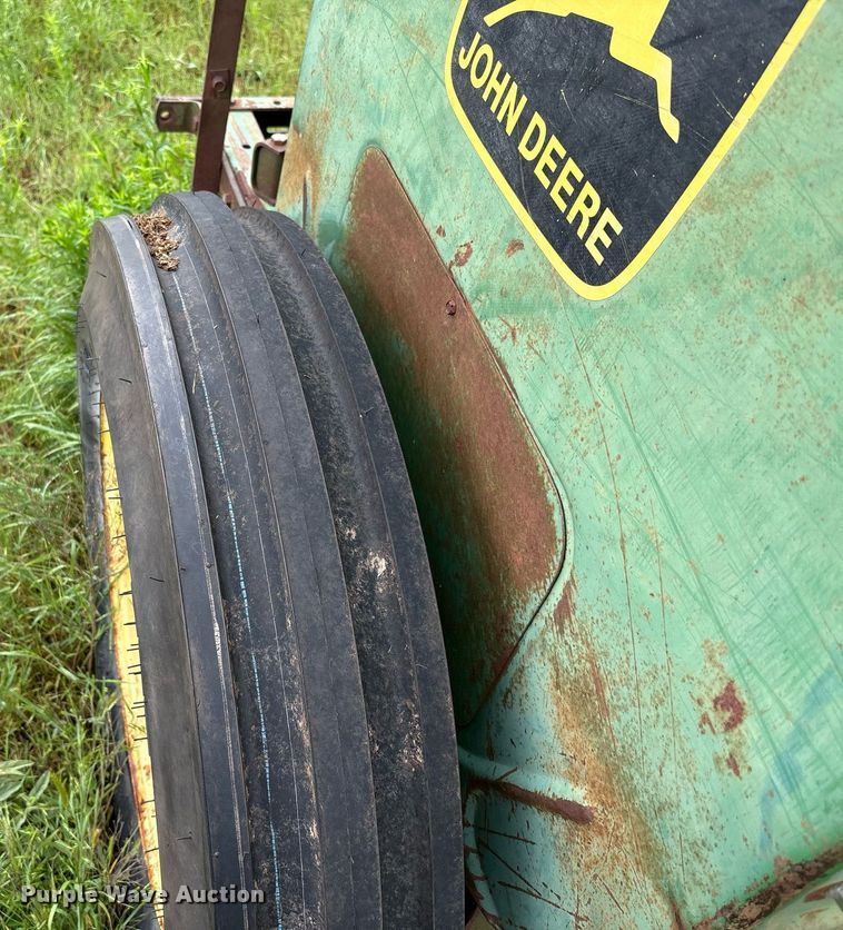 image for item DY2538 John Deere 8350 grain drill