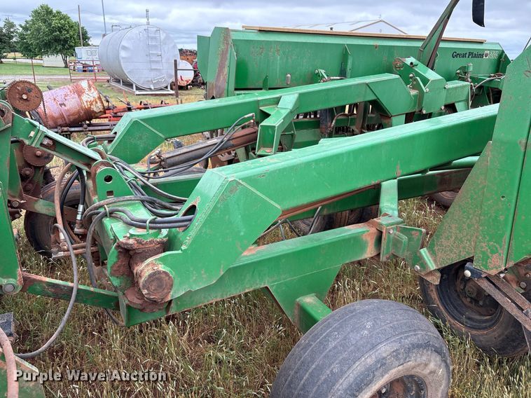 image for item DY2542 Great Plains Solid Stand 36 grain drill