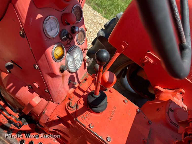 image for item DZ4211 1958 Allis-Chalmers D17 tractor