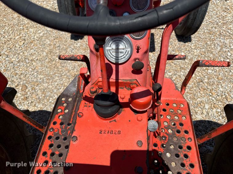 image for item DZ4211 1958 Allis-Chalmers D17 tractor