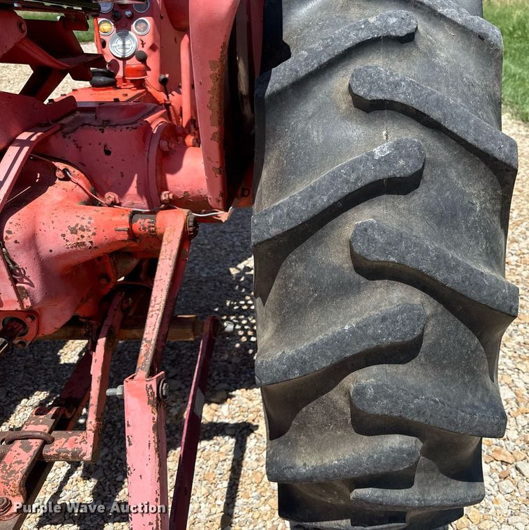 image for item DZ4211 1958 Allis-Chalmers D17 tractor