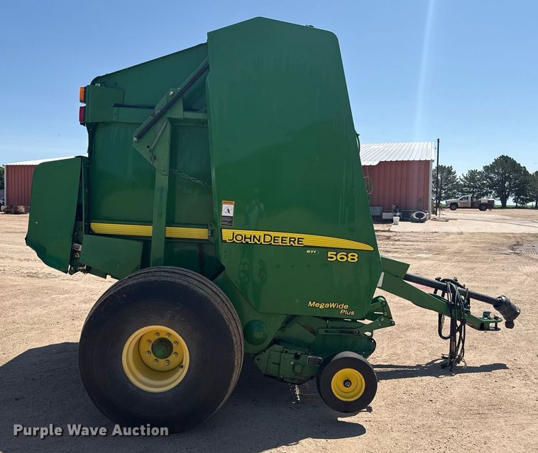 image for item DZ8521 John Deere 568  round baler