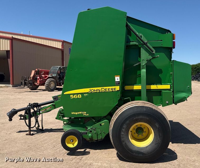 image for item DZ8521 John Deere 568  round baler