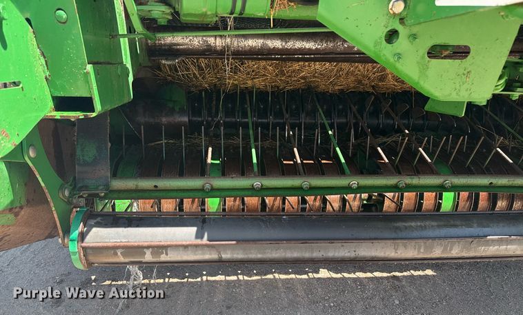 image for item DZ8521 John Deere 568  round baler