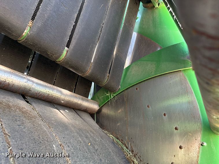 image for item DZ8521 John Deere 568  round baler