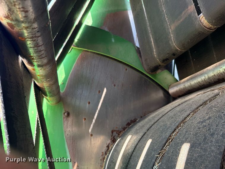 image for item DZ8521 John Deere 568  round baler