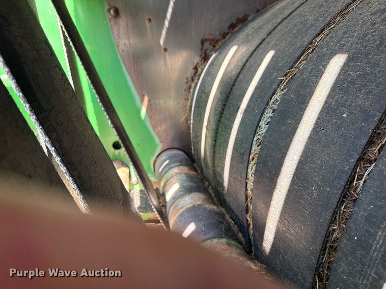 image for item DZ8521 John Deere 568  round baler
