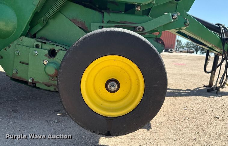 image for item DZ8521 John Deere 568  round baler