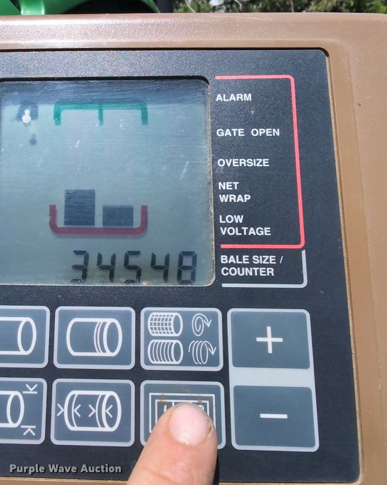 image for item DZ8521 John Deere 568  round baler