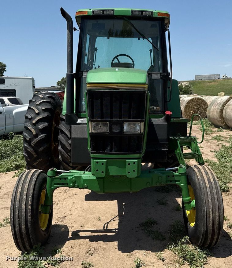 image for item DZ8547 John Deere 7600 tractor