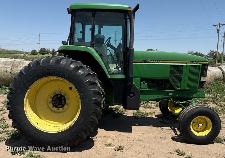 image for item DZ8547 John Deere 7600 tractor