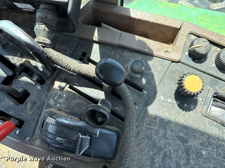 image for item DZ8547 John Deere 7600 tractor